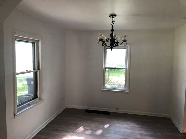 Photo - Spacious 3-Bedroom Home for Lease Goodyear...
