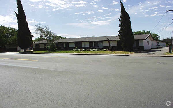 Travis Apartments - Travis Apartments