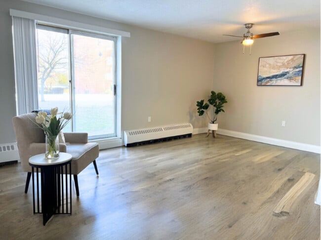 Photo - Regency Court Apartments - Kathleen