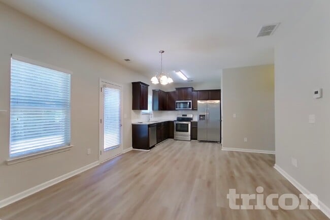 Photo - 203 Magnaview Dr