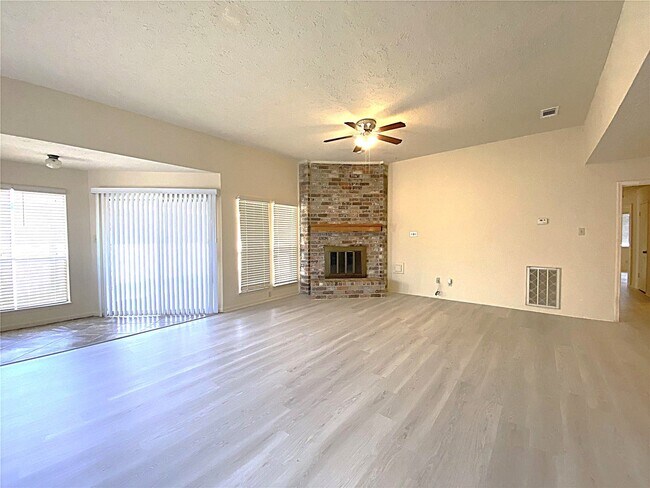 Photo - 9515 Hendon Ln