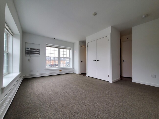 Photo - 100 Mariners Way Unit 203