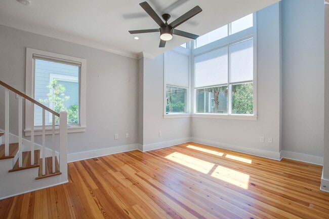 Photo - 21 Charlotte St