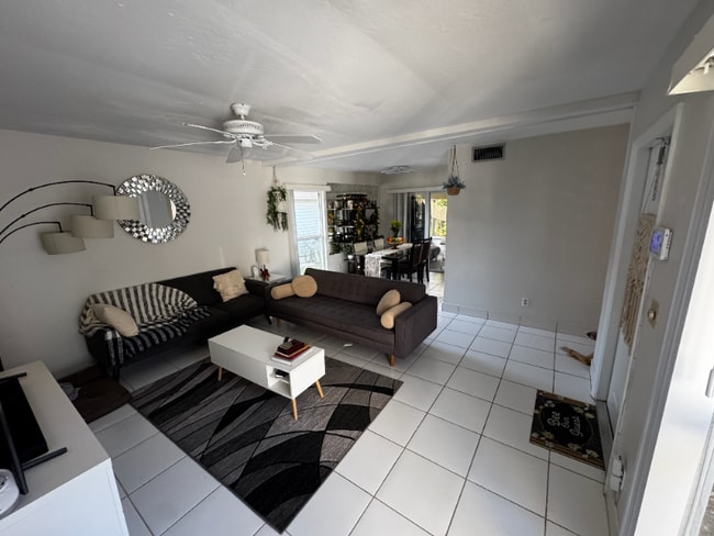 Photo - 7109 NW 66th St