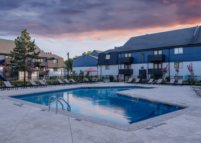 Highpoint Creek - Highpoint Creek Apartments