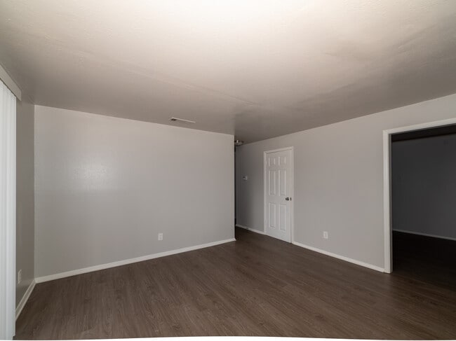 Parkway Crossing Apartments