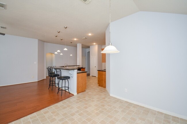 Photo - 3807 Belmont Turn