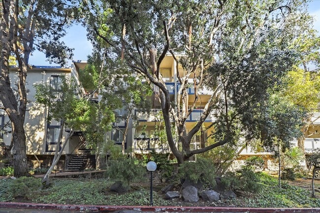 Photo - 955 Shorepoint Ct