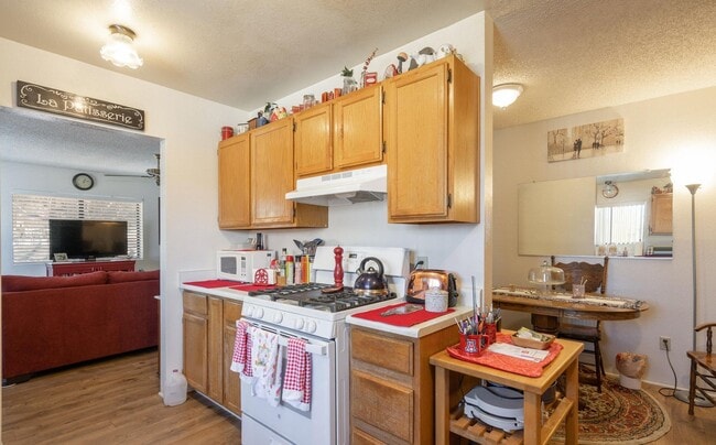 Photo - PM16-00324S: Hill Unit A