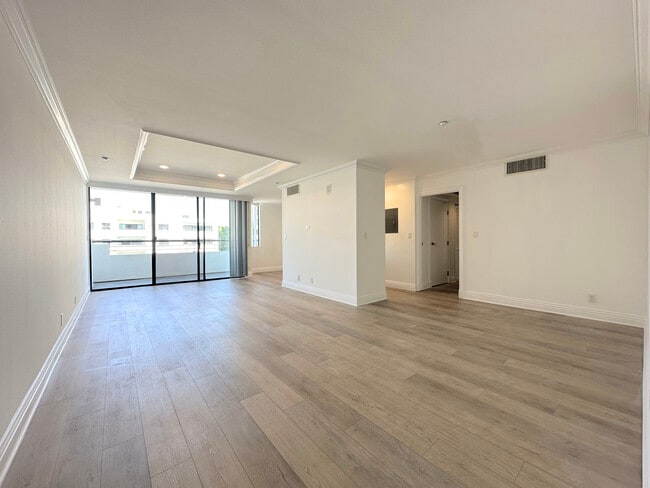 Building Photo - 10636 Wilshire - Luxury Doorman Building Rental