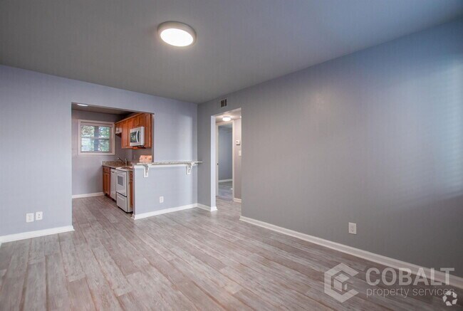 Building Photo - 271 Glen Iris Dr NE Unit 8B Rental