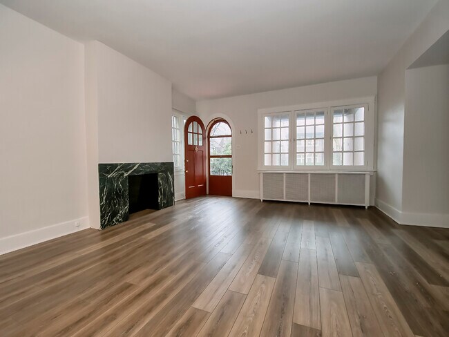 Photo - 1430 Severn St Unit 1430