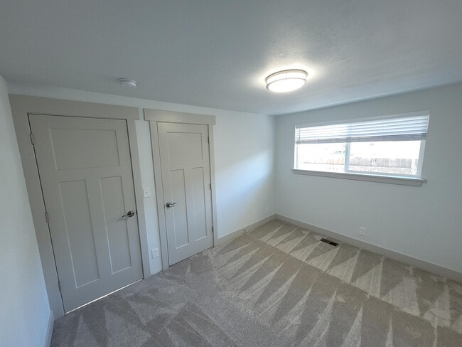 Photo - 247 W 200 N Casa Adosada