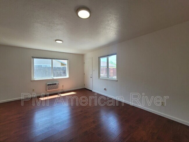 Photo - 10370 S White Rock Rd