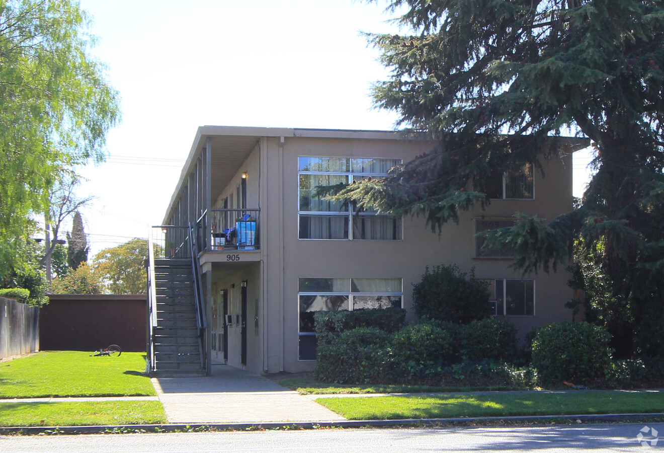 Broadway Street Apartments - Broadway Street Apartments