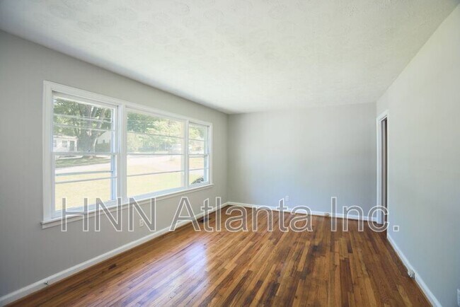 Photo - 1970 Sumter St NW