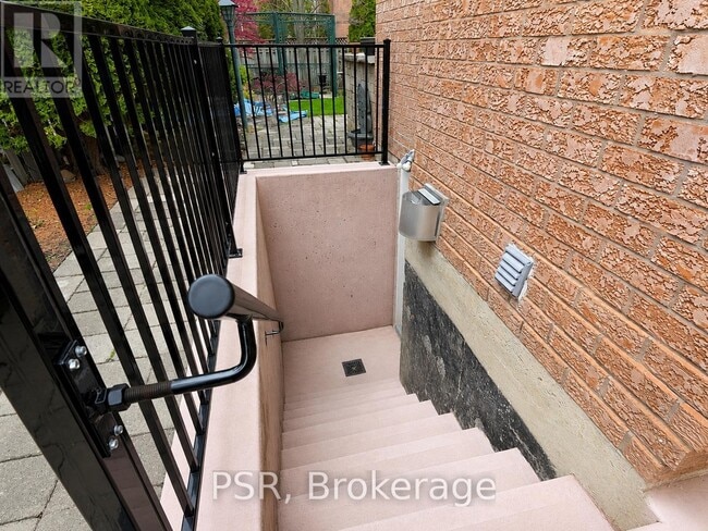 Photo - 1479 Bancroft Dr