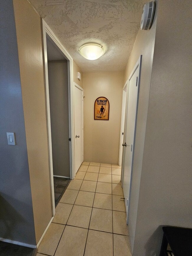 Photo - Window AC. Furnished. Near Beaches. (RRLLC) Unit 202