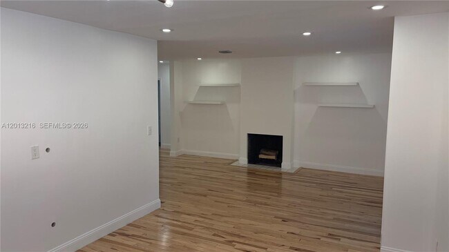 Photo - 250 SW 19th Rd