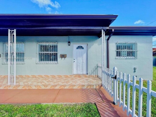 Photo - 3690 SW 24th St