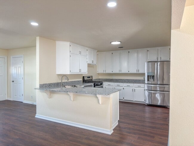 Photo - Fully Remodeled 3 Bed, 2 Bath Home in Fort...