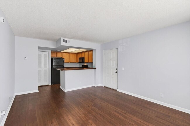 Photo - ONE BEDROOM ONE BATHROOM! WATERFRONT COMMUNITY!! W/D! Unit 24