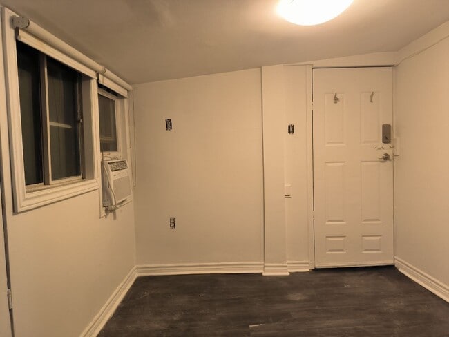 Photo - 159 Gladstone Ave Unit Main-Rear