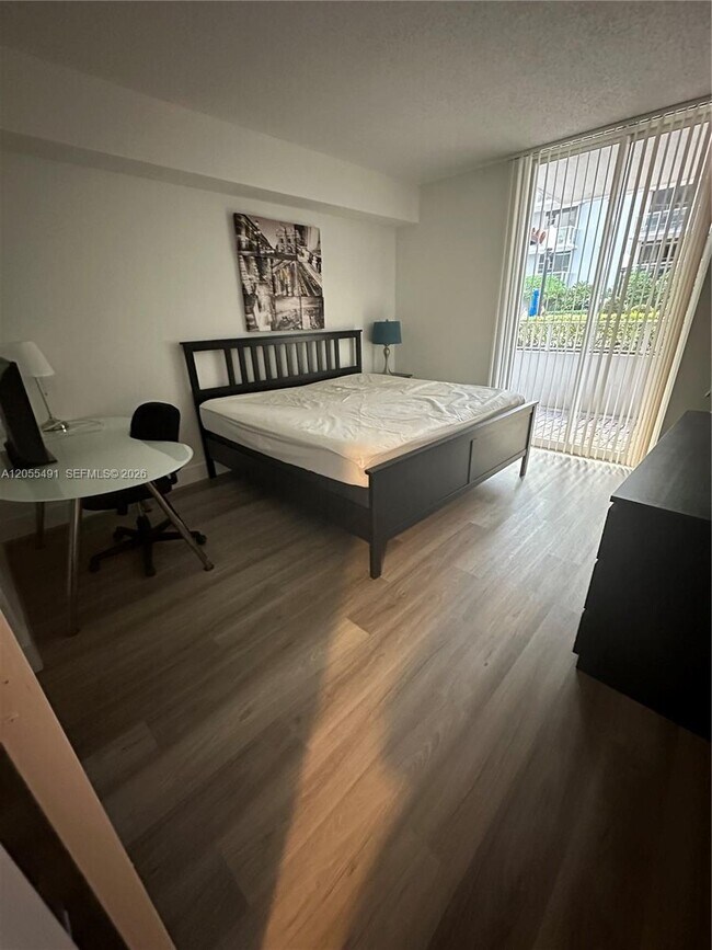5085 NW 7th St Unit 410