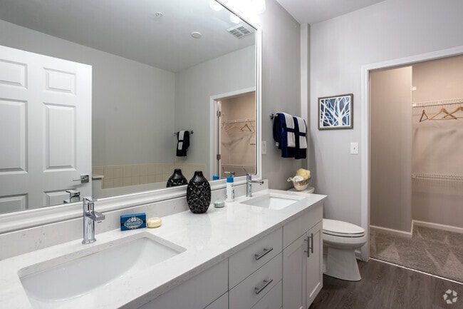 2BR, 2BA - 1,245SF