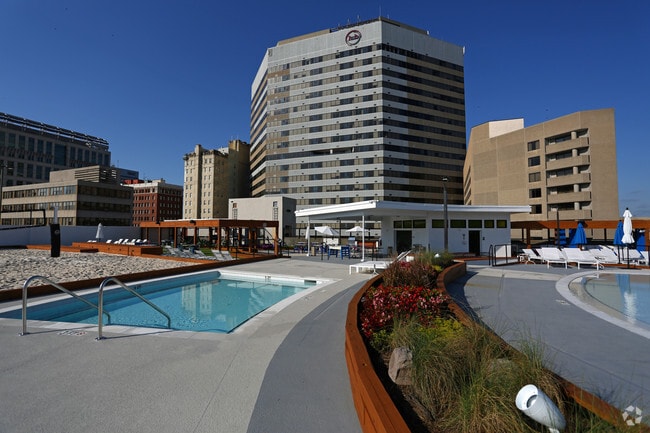 Primary Photo - Hub Columbia