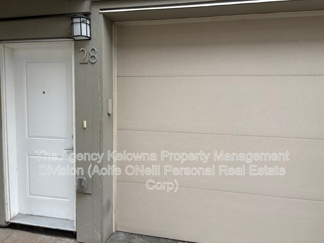 Photo - 1308 Rutland Rd N