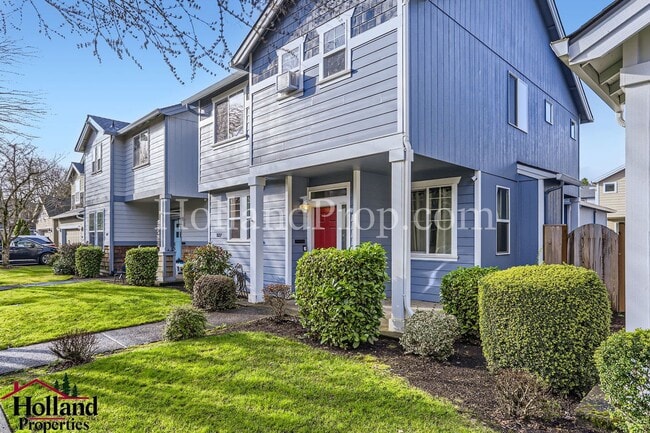 Photo - Elegant Two-Level Home in Hillsboro with Modern Comforts.