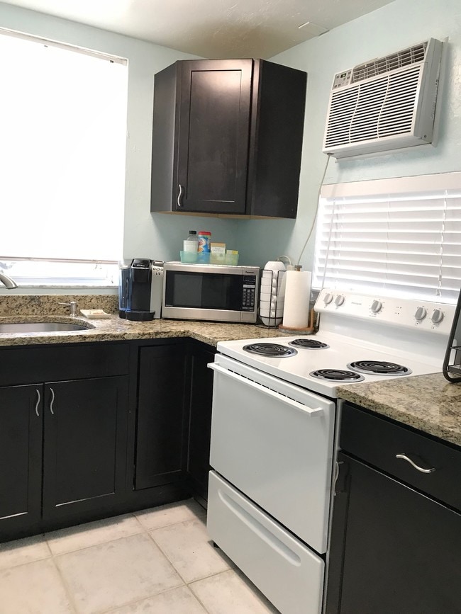 Photo - 1290 Highlands Dr Unit 3