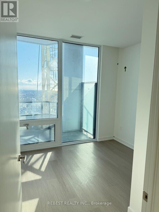 Photo - 448 Burnhamthorpe Rd W Unit 2111