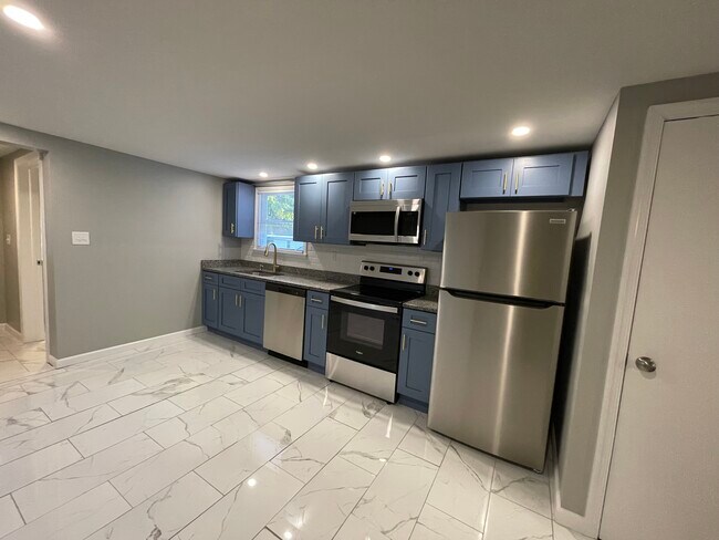 Photo - 118 E Elm St Unit Newly Renovated 1 Bed 2F
