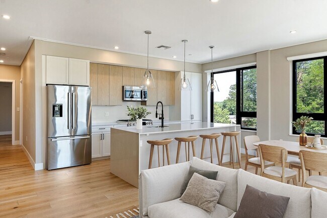 Photo - 70 Leo M Birmingham Pkwy Unidad 311 Rental