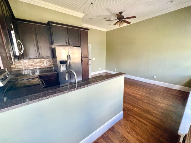 Photo - 427 College St Unidad 4