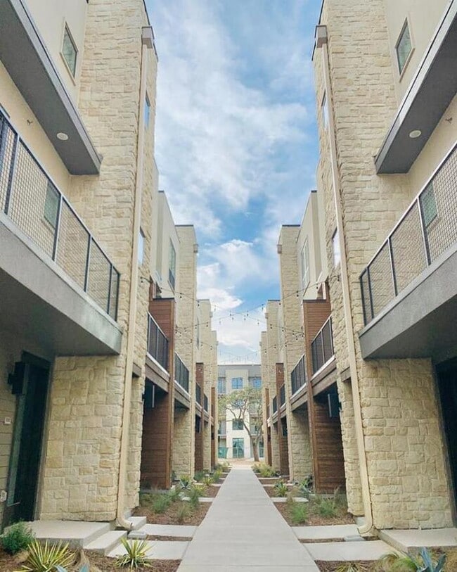 Photo - 1938 E Sonterra Blvd Unit c8