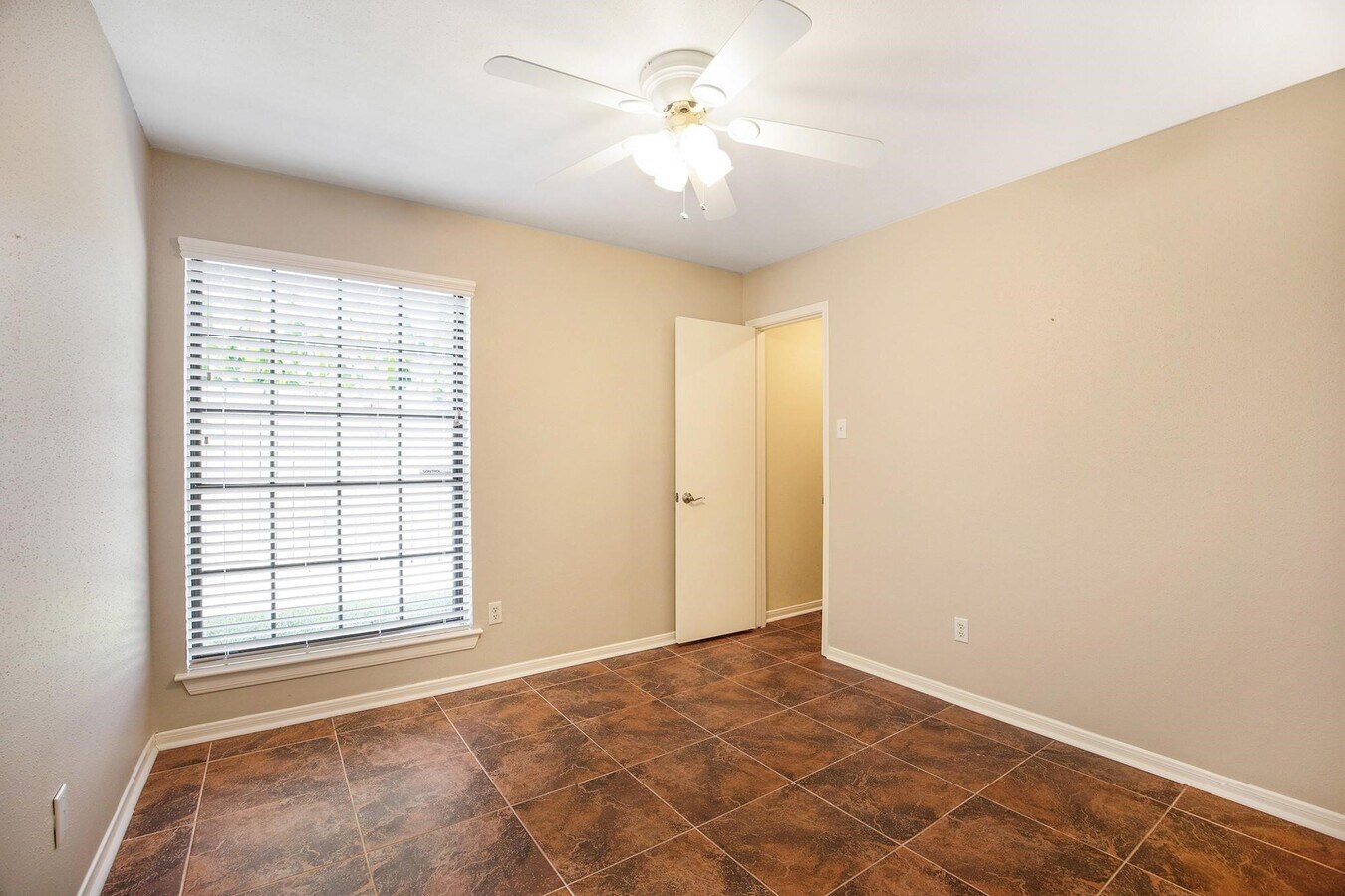 Photo - 18522 Glen Briar Ln