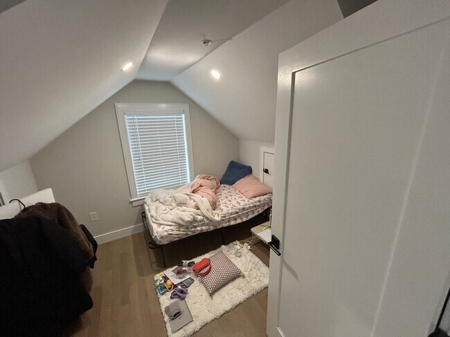 Photo - Discover the ridiculous renovations including a 'metal-object in the...