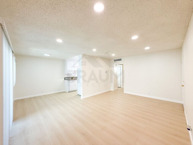 11007 HARTSOOK ST.