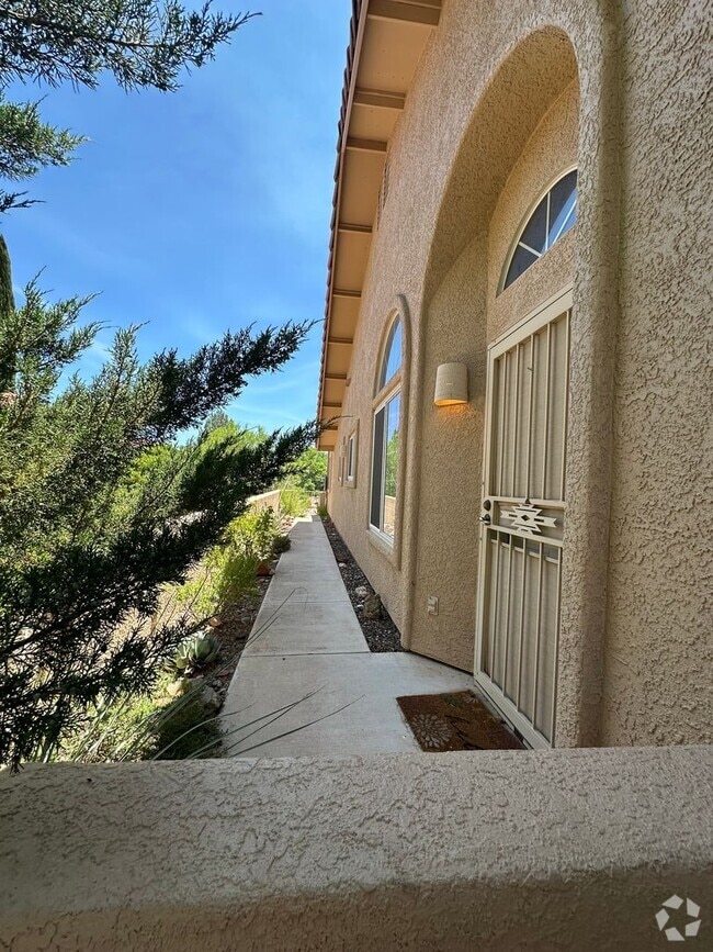 Building Photo - Beautiful 2 bedroom 2 bathroom contact Pro... Rental