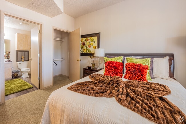 1BR 1BA - 556SF - Bedroom