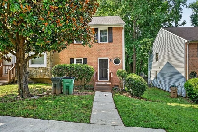 Building Photo - 138 Springstead Ct SW