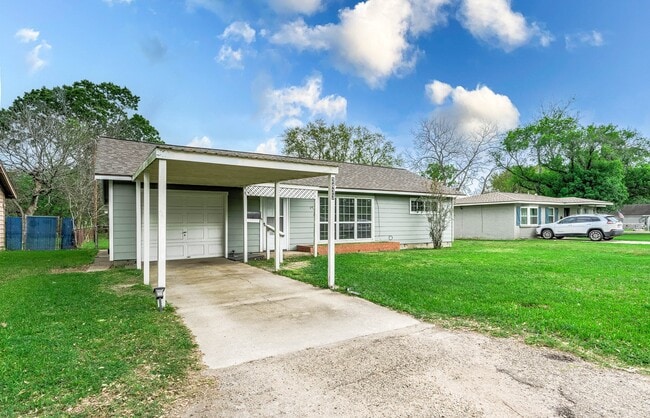 Photo - 2433 S Austin Ave