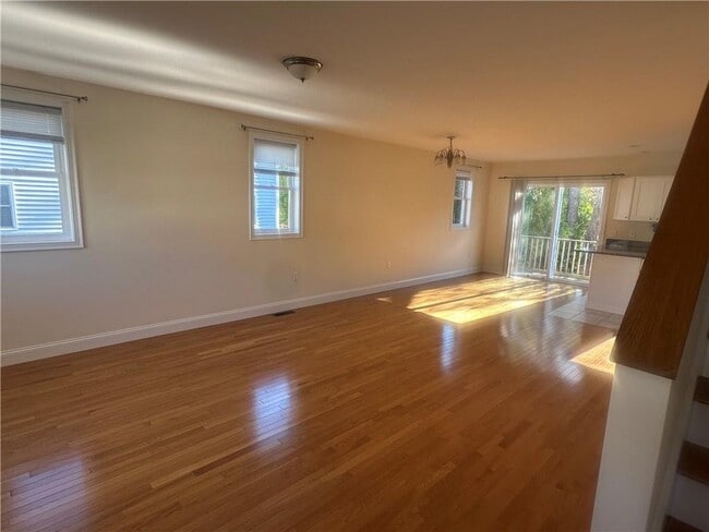 Photo - 32 Seafare Ln