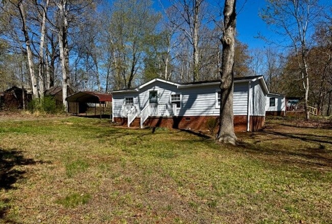 Photo - Discover this well-maintained 3-bedroom, 2-bath home in Lincolnton, NC,