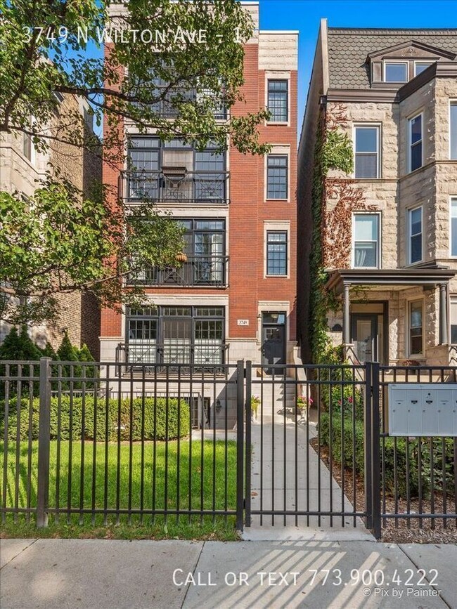 Wrigleyville 2 bed 2 bath with private ent... - Wrigleyville 2 bed 2 bath with private ent... House