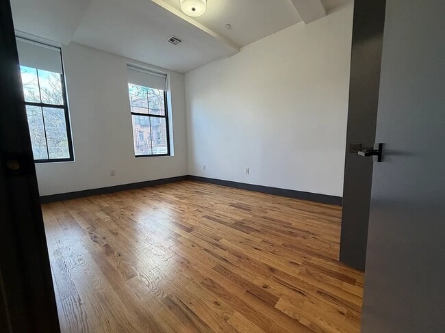 568 Communipaw Ave Unidad 104