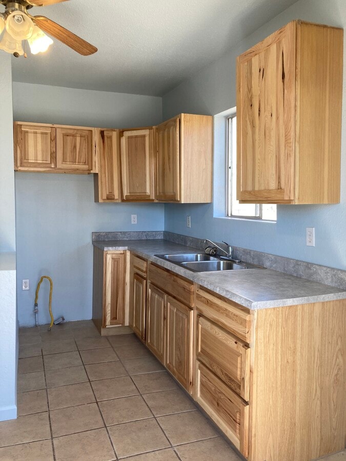 Photo - 421 W 3rd St